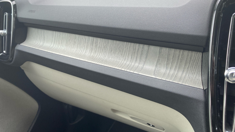 Volvo Xc40 2.0 T4 Inscription 5dr Geartronic Petrol Estate